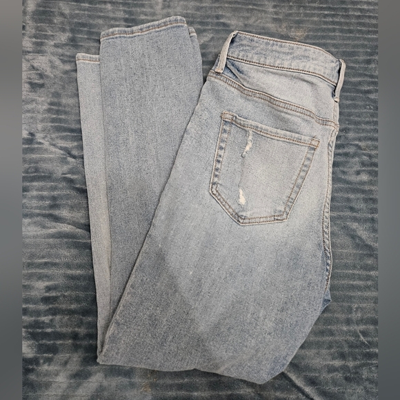 Seven7 light wash distressed straight leg fashion jean! - Picture 1 of 8